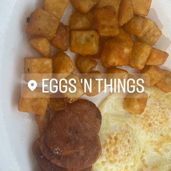 Eggs 'n Things - Waikiki Beach Eggspress - 2 eggs over medium Portuguese sausage and potatoes - Breakfast & Brunch Near Me - Honolulu, Hawaii Eggs 'n Things - Waikiki Beach Eggspress - 2 eggs over medium Portuguese sausage and potatoes - Breakfast & Brunch Near Me - Honolulu, Hawaii