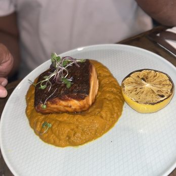 Lettuce & Tomato - Salmon - Gastropubs Near Me - North Miami Beach, Florida