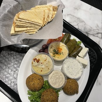 Vasken's Deli - Combo Platter - Delis Near Me - Branson, Missouri
