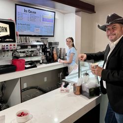 Creekside Ice Cream & Coffee Shop