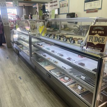 Estes Park Sugar Shack - Inside - Gelato Near Me - Estes Park, Colorado