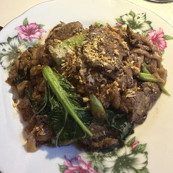 Jan Jao Kha Thai Restaurant - Pad See Ew Beef Lots of beef and flavorful - Thai Near Me - New York, New York Jan Jao Kha Thai Restaurant - Pad See Ew Beef Lots of beef and flavorful - Thai Near Me - New York, New York