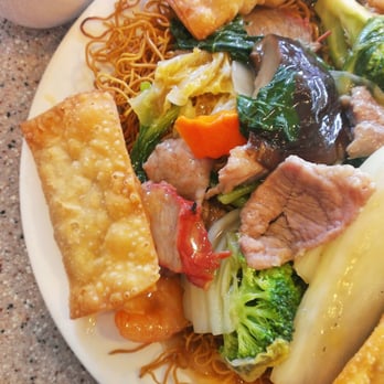 Moon Garden Restaurant - Crispy gaugee noodles - Seafood Near Me - Honolulu, Hawaii