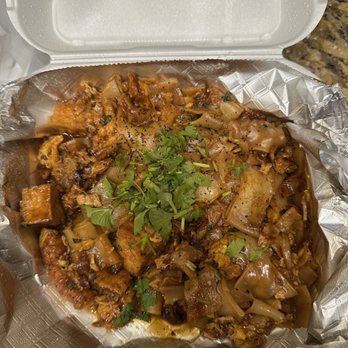 Red Rice Kitchen - drunken noodles with fried tofu - Vietnamese Near Me - Gainesville, Florida