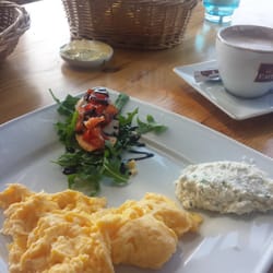 Surf Messa - Yummy scrambled eggs,  cottage cheese and toast point with a balsamic reduction.   Balsamic on the Baltic  is wow!