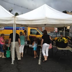 Morristown Farmers Market - Fruits and flowers