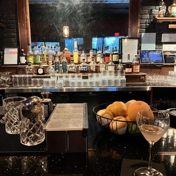 Jethro’s Cocktail Lounge - Cocktail Bars Near Me - Houston, Texas Jethro’s Cocktail Lounge - Cocktail Bars Near Me - Houston, Texas