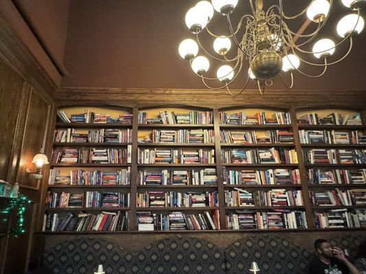 D4 Irish Pub & Cafe by null