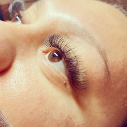 Amazing Lash Studio - 6D volume lashes