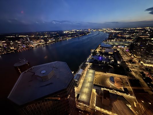 Detroit Marriott at the Renaissance Center by null