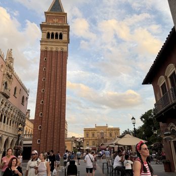 EPCOT - Amusement Parks Near Me - Lake Buena Vista, Florida