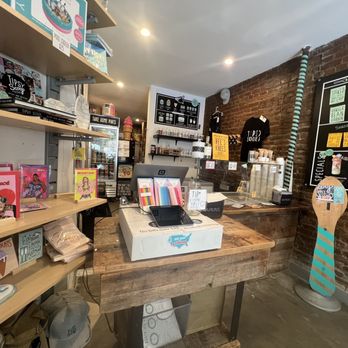 Tipsy Scoop - Inside - Ice Cream & Frozen Yogurt Near Me - New York, New York