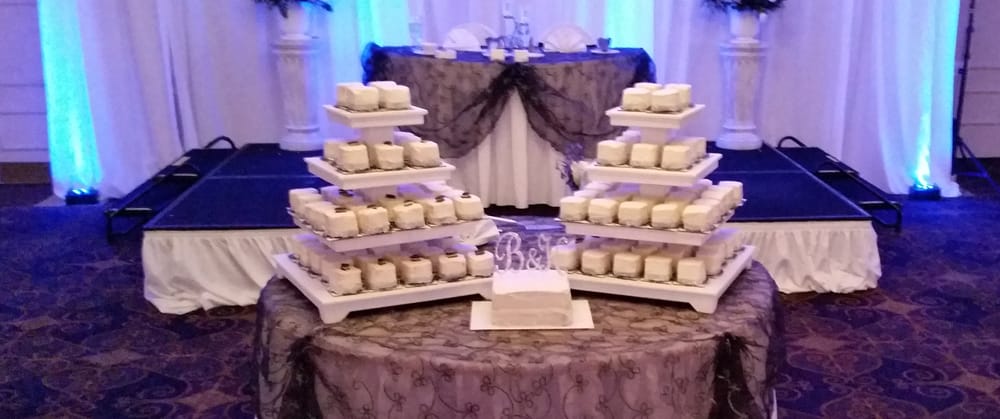 Frost This Cakes Logo