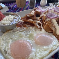Roberto's Cafe Bistro & Gelato - Chilaquiles with 2 fried eggs