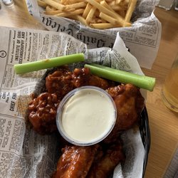 Legends Bar & Grill - BBQ jumbo chicken wings