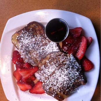 Antoine's Cafe - French Toast with Strawberries !! - Breakfast & Brunch Near Me - San Clemente, California