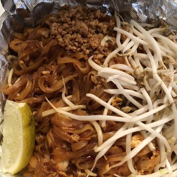 Krua Thai - Pad Thai chicken noodles - Thai Near Me - Chula Vista, California Krua Thai - Pad Thai chicken noodles - Thai Near Me - Chula Vista, California