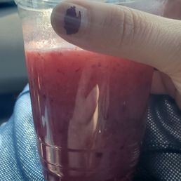 Berry cobbler smoothie with a splash of grapefruit juice Berry cobbler smoothie with a splash of grapefruit juice