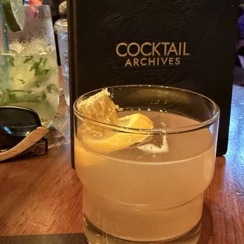 The Edison - A Dame'll Sting Ya - Cocktail Bars Near Me - Lake Buena Vista, Florida The Edison - A Dame'll Sting Ya - Cocktail Bars Near Me - Lake Buena Vista, Florida