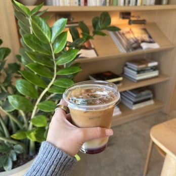 Deeply Coffee - Ambiance and latte - Coffee & Tea Near Me - Winter Garden, Florida