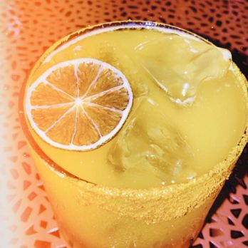 Broken Shaker - Smilie - Cocktail Bars Near Me - Miami Beach, Florida