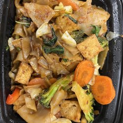 Phuket Thai - Drunken Noodle This was such a good vegan Thai dish! I got it without the egg.