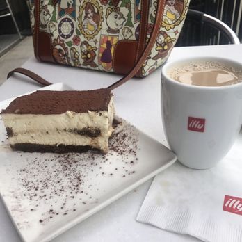 Espressamente illy - Coffee & Tea Near Me - Chicago, Illinois