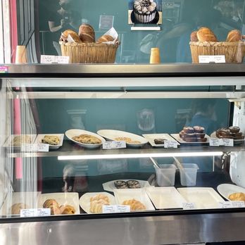 Sugar Bee's Bakery - Bakeries Near Me - Las Vegas, Nevada Sugar Bee's Bakery - Bakeries Near Me - Las Vegas, Nevada