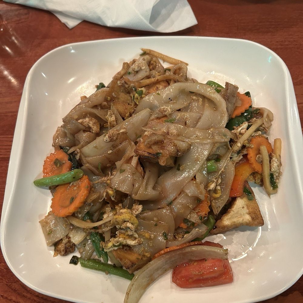 Twisted Noodles - Drunken Noodle - Thai Near Me - Durham, North Carolina Twisted Noodles - Drunken Noodle - Thai Near Me - Durham, North Carolina
