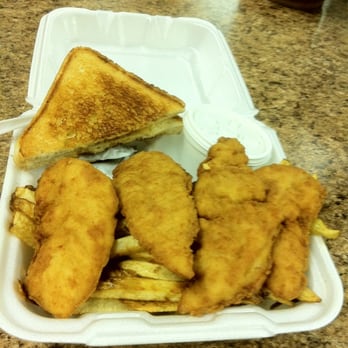Larry's Better Burger Drive-In - Cowboy basket. Chicken strips, gravy,toast and fries - Fast Food Near Me - Abilene, Texas