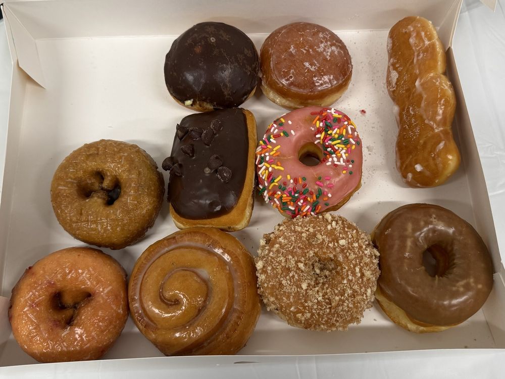 Danny's Donuts Logo