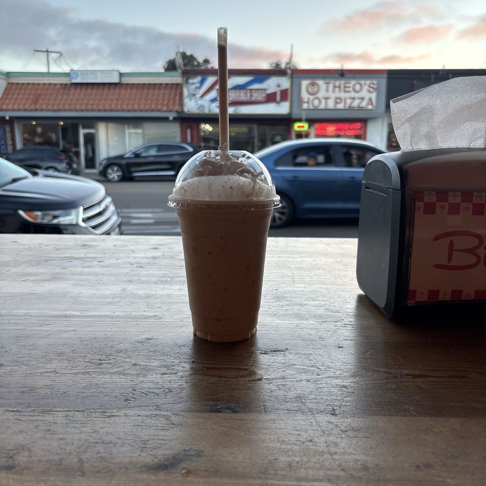 Biggie's Burgers - Best shake ever not exaggerating - Burgers Near Me - San Diego, California Biggie's Burgers - Best shake ever not exaggerating - Burgers Near Me - San Diego, California