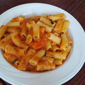 Salute - Pomodoro - Italian Near Me - Hartford, Connecticut