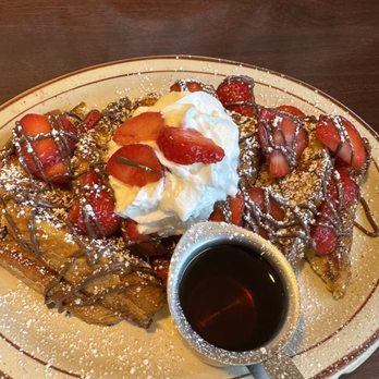 Eat'n Park Restaurant - Nuttella French Toast - American Near Me - Burbank, California