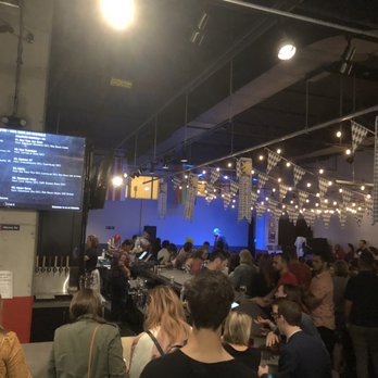 Red Bear Brewing - Drag performance - Breweries Near Me - Washington, DC, District of Columbia Red Bear Brewing - Drag performance - Breweries Near Me - Washington, DC, District of Columbia