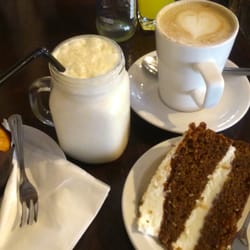 Papa's Caffe - Peach milkshake, caffe latte, carrot cake, white chocolate lemon muffin