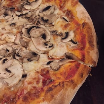 Pizzeria Va Banque - Fungi pizza - Pizza Near Me - Wieliczka, Massachusetts Pizzeria Va Banque - Fungi pizza - Pizza Near Me - Wieliczka, Massachusetts