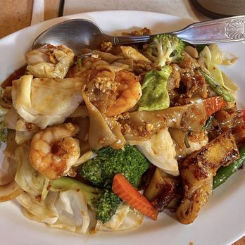 Chao Thai Cuisine - Pad Kee Mao - excellent - Thai Near Me - Oakland, California