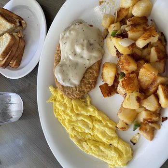 Hilton Head Diner Restaurant - country fried steak eggs Home Fries - American Near Me - Hilton Head Island, South Carolina Hilton Head Diner Restaurant - country fried steak eggs Home Fries - American Near Me - Hilton Head Island, South Carolina