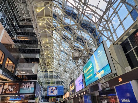 Ogilvie Transportation Center by null