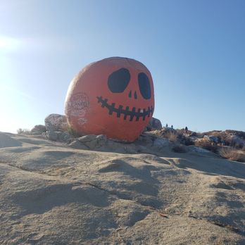 Pumpkin Rock Trail - Hiking Near Me - Norco, California