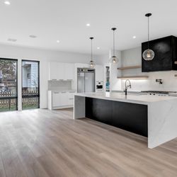 Monarch Custom Homes - Open modern kitchen built by Monarch
