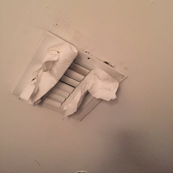 Society Hill Hotel - Mystery paper towels in vent above bed. - Hotels Near Me - Philadelphia, Pennsylvania