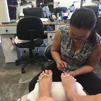 Dove's Nail & Tan - This place seems great! - Nail Salons Near Me - Hood River, Oregon