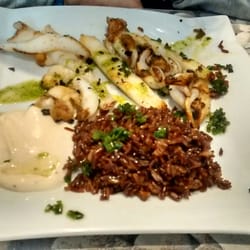 Onneca - Sepia a la plancha con ali oli y arroz rojo