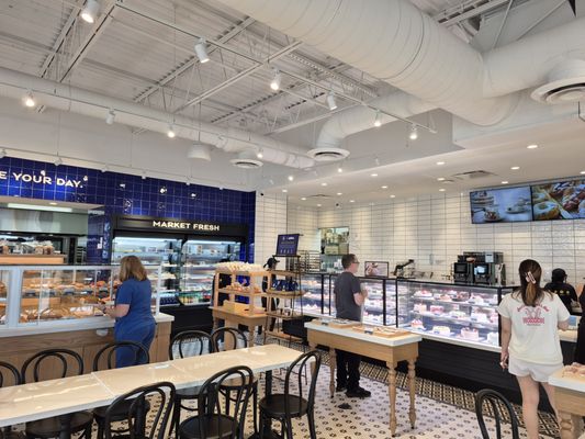 Paris Baguette by null