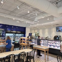 Paris Baguette - Sliced and full cakes in the display cases up front