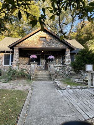 Petit Bistro by null