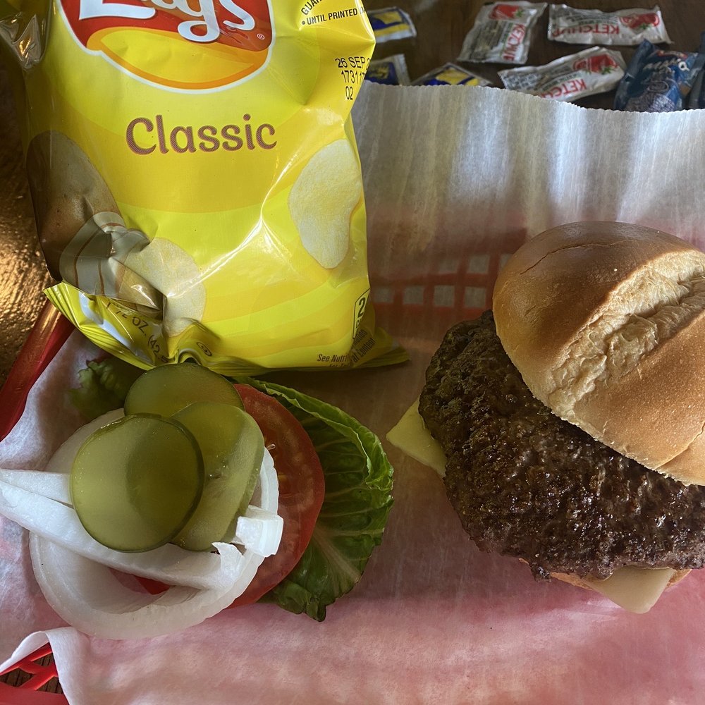 ICEHOUSE - 1/4 LB burger.  They just added it not on menu yet.... But Jason filled us in on items not on menu. - Bars Near Me - Oakland, Tennessee
