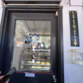 Apple Annie's - Entrance to the bakery - Bakeries Near Me - Oak Glen, California Apple Annie's - Entrance to the bakery - Bakeries Near Me - Oak Glen, California